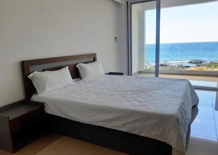La Falaise Sea Front Villa